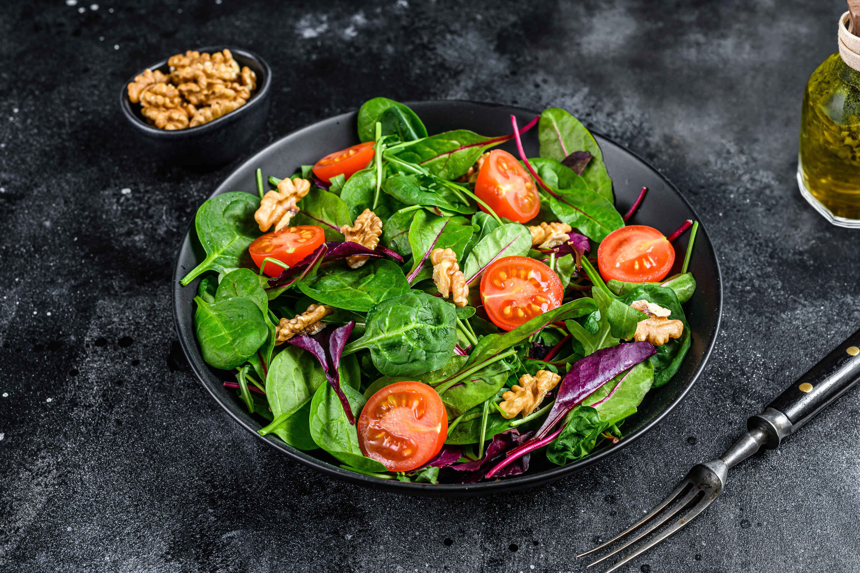 Rezept - Leinöl-Spinat-Mangold-Salat mit Tomaten und Walnüssen (500 Kc ... Rezept - Leinöl-Spinat-Mangold-Salat mit Tomaten und Walnüssen (500 Kc ...