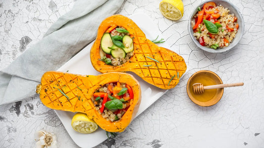Gebackener Butternusskürbis mit Quinoa-Füllung 