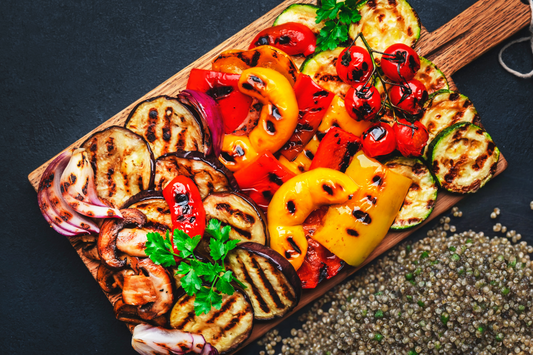 Rezept - Sommerlicher Quinoa-Gemüsegrill mit Zitronen-Kräuter-Dressing (300 Kcal)