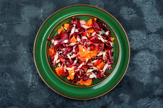 Rezept - Bitterer Chicorée-Grapefruit-Salat mit gerösteten Pinienkernen